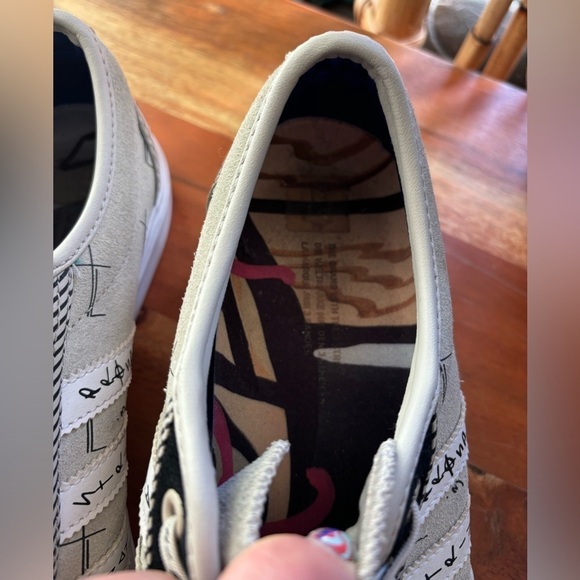 Adidas Hood Pope Sneakers Men’s size 8 Similar to Adidas Sambas Style - Picture 3 of 10